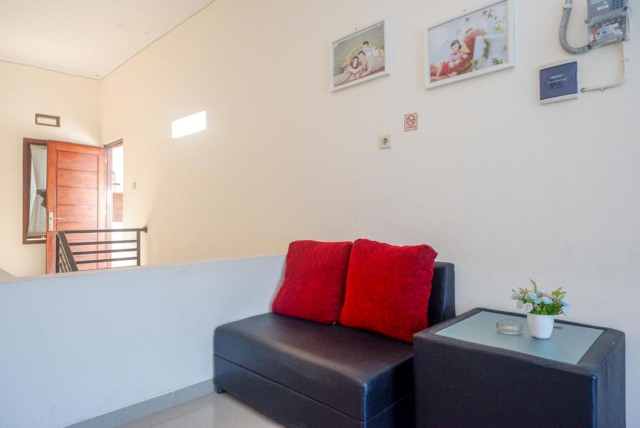 Reddoorz At Mahameru Residence Yogyakarta Kejayan Exterior foto